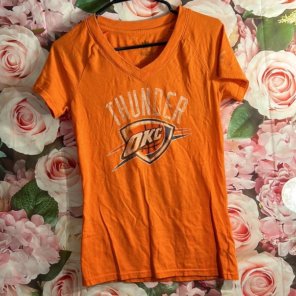OKC Thunder size M short sleeve adidas tee - Picture 7 of 10